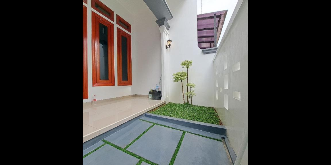 Rumah baru Pondok Gede Bekasi dekat stasiun LRT Rumah baru Pondok Gede Bekasi dekat stasiun LRT