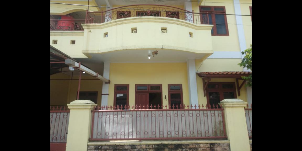 Jual Rumah dengan Akses Mudah ke Sekolah dan Pusat Perbelanjaan! Jual Rumah dengan Akses Mudah ke Sekolah dan Pusat Perbelanjaan!