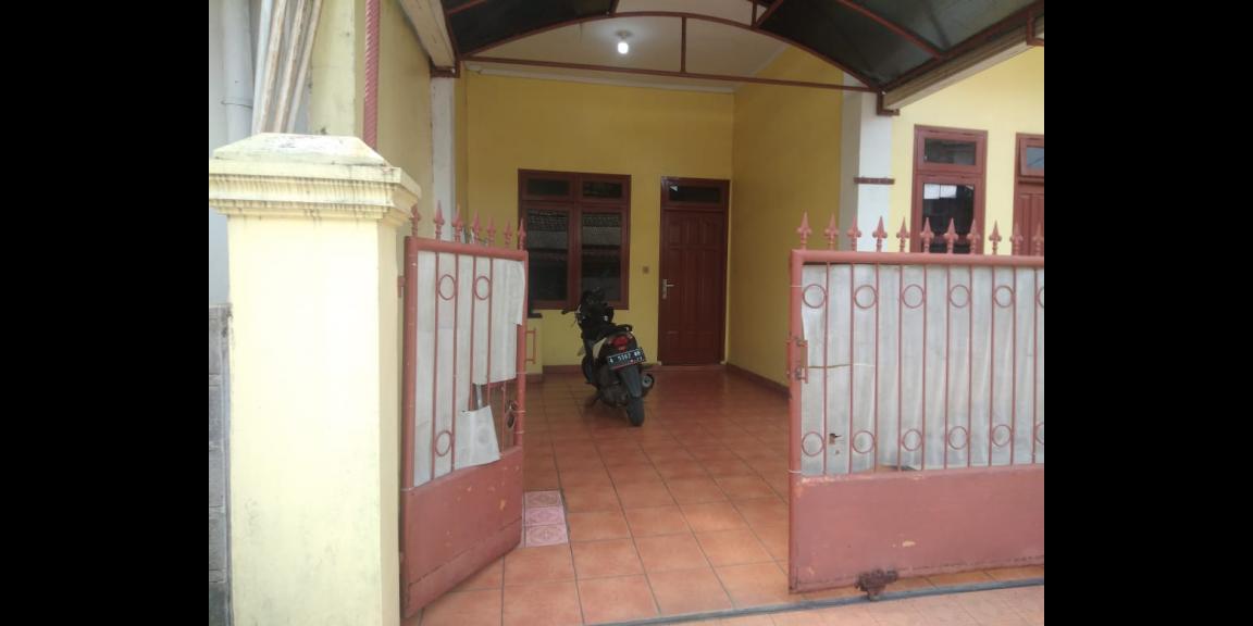 Jual Rumah dengan Akses Mudah ke Sekolah dan Pusat Perbelanjaan! Jual Rumah dengan Akses Mudah ke Sekolah dan Pusat Perbelanjaan!