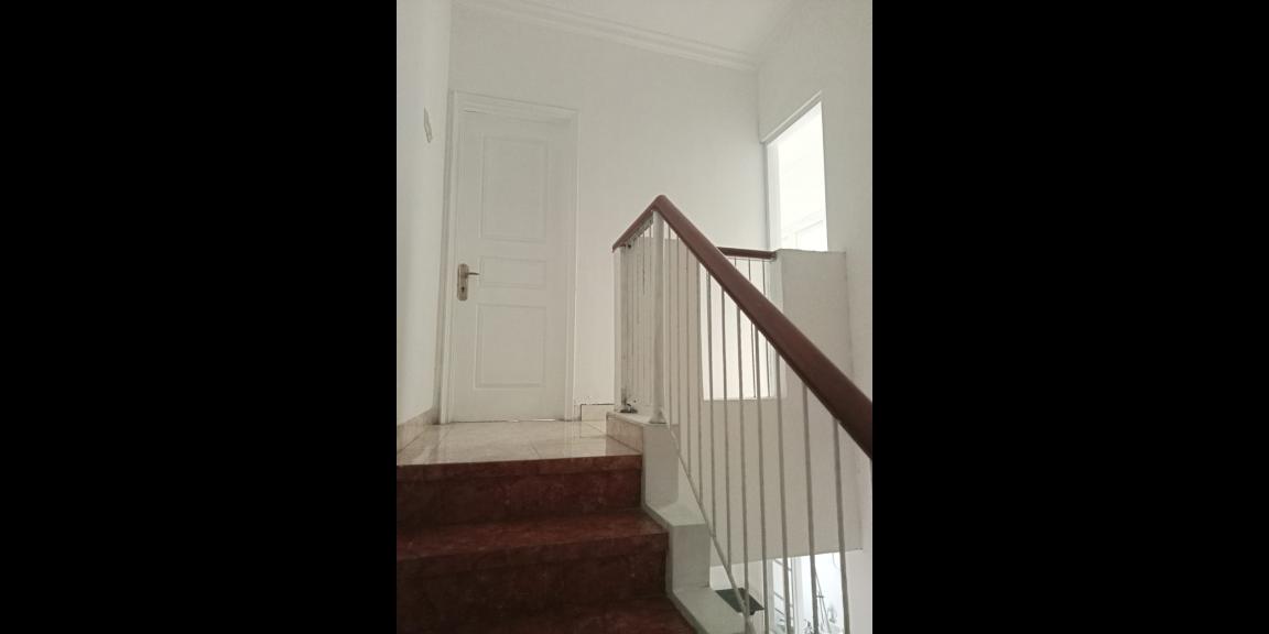 Rumah mewah dalam komplek Rafless Hill Cibubur Rumah mewah dalam komplek Rafless Hill Cibubur