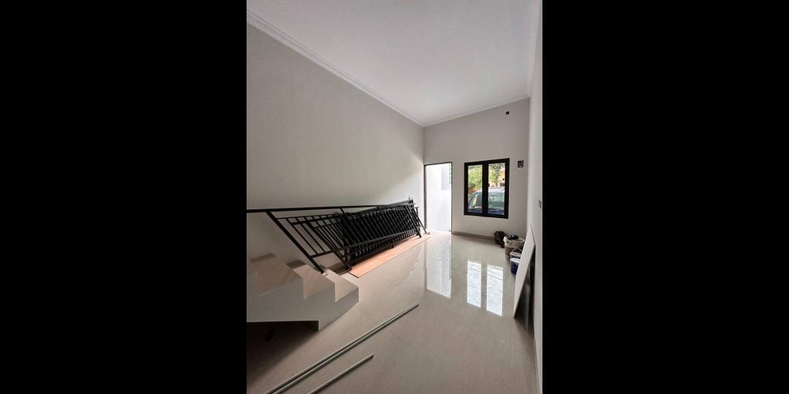 Rumah baru 2lantai Kalisari Pasar Rebo Jakarta Timur Rumah baru 2lantai Kalisari Pasar Rebo Jakarta Timur