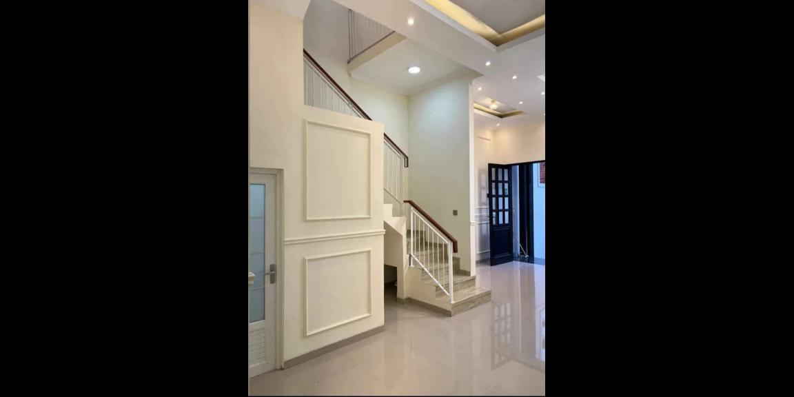 Rumah Baru Minimalis Modern di Komplek Ketintang Madya Surabaya Selatan Rumah Baru Minimalis Modern di Komplek Ketintang Madya Surabaya Selatan