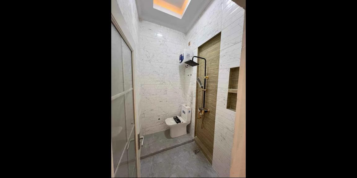 Rumah Baru Minimalis Modern di Komplek Ketintang Madya Surabaya Selatan Rumah Baru Minimalis Modern di Komplek Ketintang Madya Surabaya Selatan