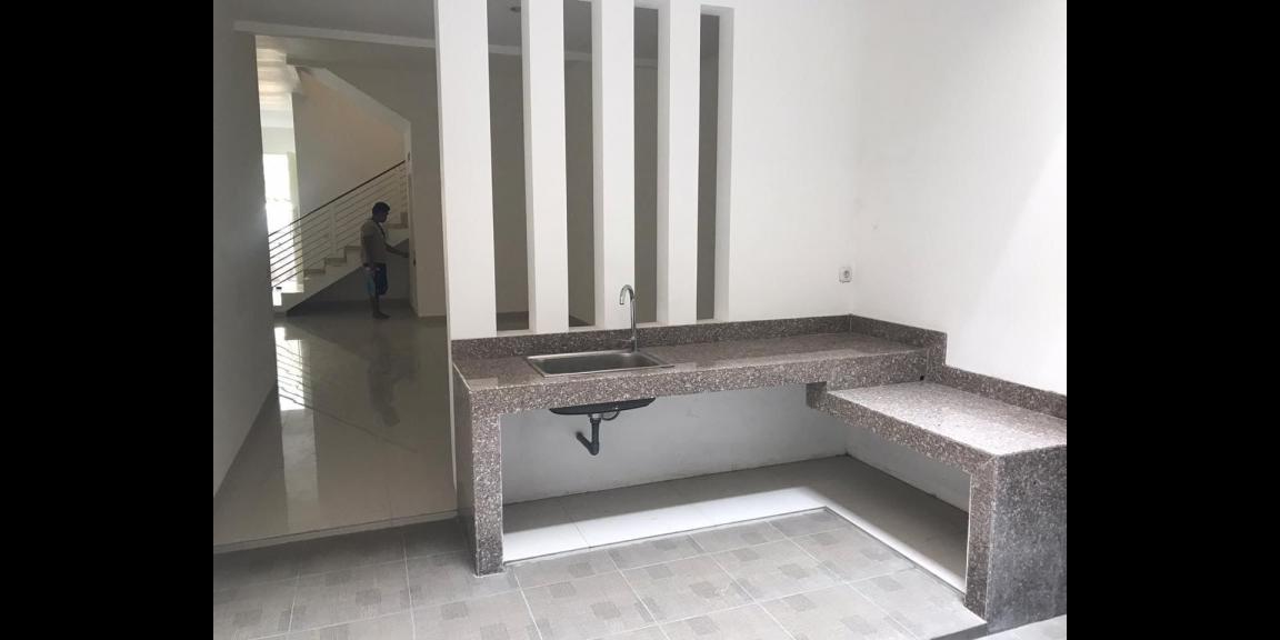 Rumah Minimalis Modern Siap Huni Lokasi Gayungsari Barat Surabaya Rumah Minimalis Modern Siap Huni Lokasi Gayungsari Barat Surabaya