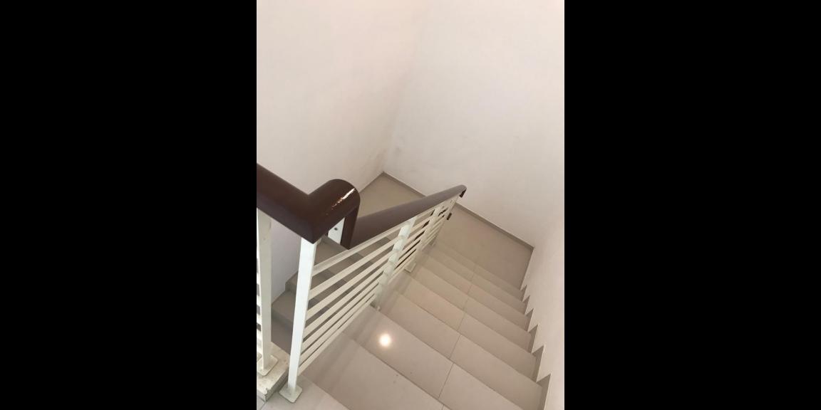 Rumah Minimalis Modern Siap Huni Lokasi Gayungsari Barat Surabaya Rumah Minimalis Modern Siap Huni Lokasi Gayungsari Barat Surabaya