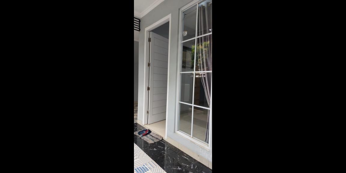 Hadir Rumah di kawasan strategis Griya Serpong Asri, Cisauk, Tangerang. Dibangun di atas area tanah 72m² dan area bangunan 110m² Hadir Rumah di kawasan strategis Griya Serpong Asri, Cisauk, Tangerang. Dibangun di atas area tanah 72m² dan area bangunan 110m²