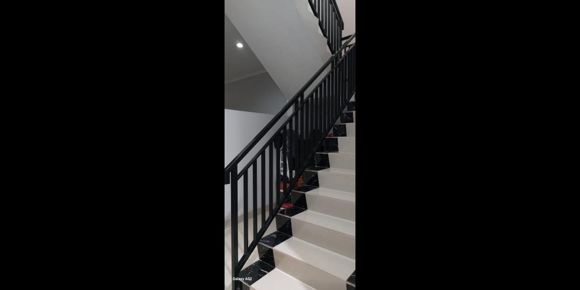 Hadir Rumah di kawasan strategis Griya Serpong Asri, Cisauk, Tangerang. Dibangun di atas area tanah 72m² dan area bangunan 110m² Hadir Rumah di kawasan strategis Griya Serpong Asri, Cisauk, Tangerang. Dibangun di atas area tanah 72m² dan area bangunan 110m²