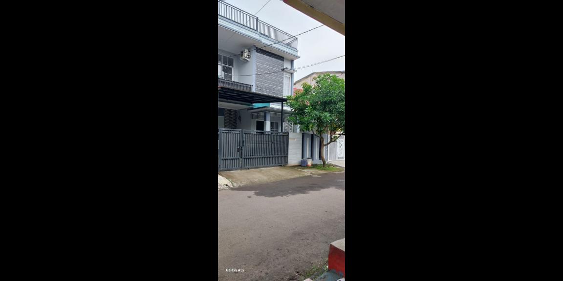 Hadir Rumah di kawasan strategis Griya Serpong Asri, Cisauk, Tangerang. Dibangun di atas area tanah 72m² dan area bangunan 110m² Hadir Rumah di kawasan strategis Griya Serpong Asri, Cisauk, Tangerang. Dibangun di atas area tanah 72m² dan area bangunan 110m²