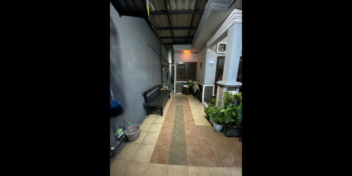 Rumah Siap Huni Lokasi Strategis di Ketintang Surabaya Selatan Rumah Siap Huni Lokasi Strategis di Ketintang Surabaya Selatan
