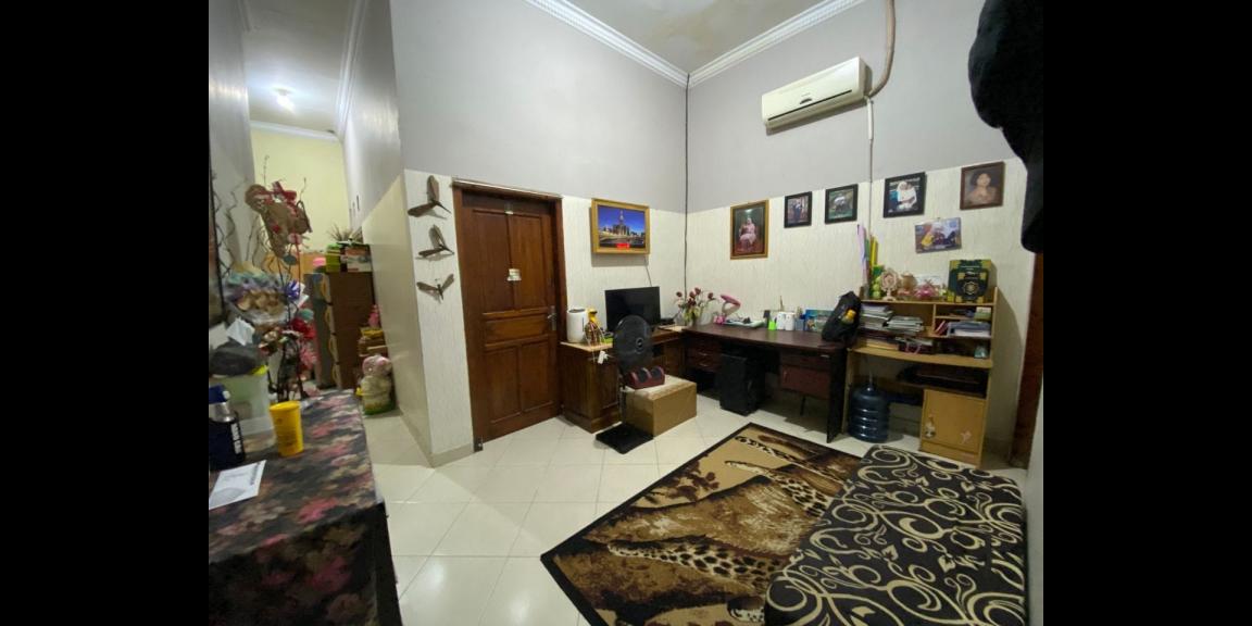 Rumah Siap Huni Lokasi Strategis di Ketintang Surabaya Selatan Rumah Siap Huni Lokasi Strategis di Ketintang Surabaya Selatan