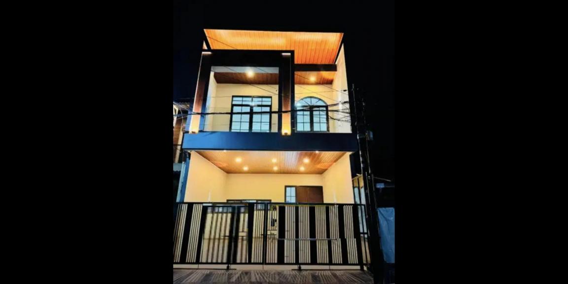 Rumah Minimalis Baru Gress Lokasi Strategis di Babatan Pantai Surabaya Rumah Minimalis Baru Gress Lokasi Strategis di Babatan Pantai Surabaya