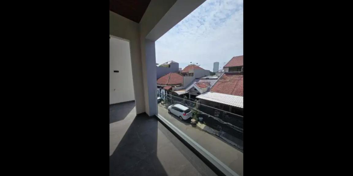 Rumah Minimalis Baru Gress Lokasi Strategis di Babatan Pantai Surabaya Rumah Minimalis Baru Gress Lokasi Strategis di Babatan Pantai Surabaya