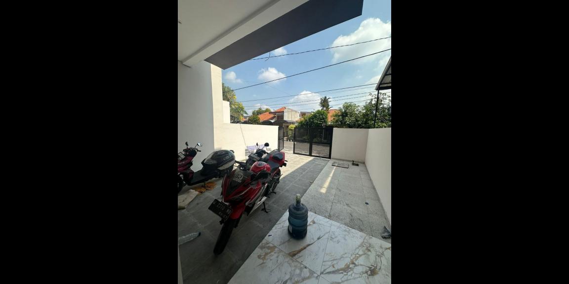 Rumah Baru Gress Siap Huni Lokasi Strategis di Tenggilis Surabaya Rumah Baru Gress Siap Huni Lokasi Strategis di Tenggilis Surabaya