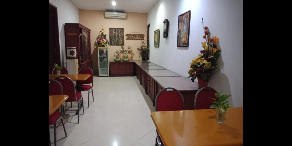 For Sale Guest House / Home Stay Lokasi Strategis di Kertajaya Indah Surabaya For Sale Guest House / Home Stay Lokasi Strategis di Kertajaya Indah Surabaya