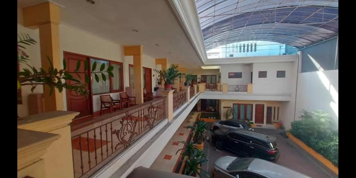 For Sale Guest House / Home Stay Lokasi Strategis di Kertajaya Indah Surabaya For Sale Guest House / Home Stay Lokasi Strategis di Kertajaya Indah Surabaya