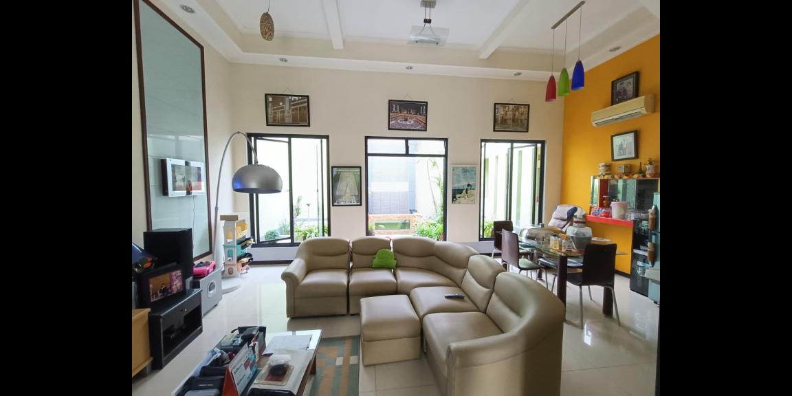 Rumah MINIMALIS SIAP HUNI di Perumahan SAN ANTONIO PAKUWON CITY Surabaya Rumah MINIMALIS SIAP HUNI di Perumahan SAN ANTONIO PAKUWON CITY Surabaya