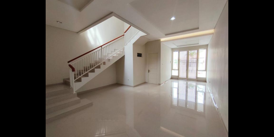 Rumah Baru Minimalis Modern Lokasi Strategis Tengah Kota di Manyar Tirtoyoso Surabaya Rumah Baru Minimalis Modern Lokasi Strategis Tengah Kota di Manyar Tirtoyoso Surabaya