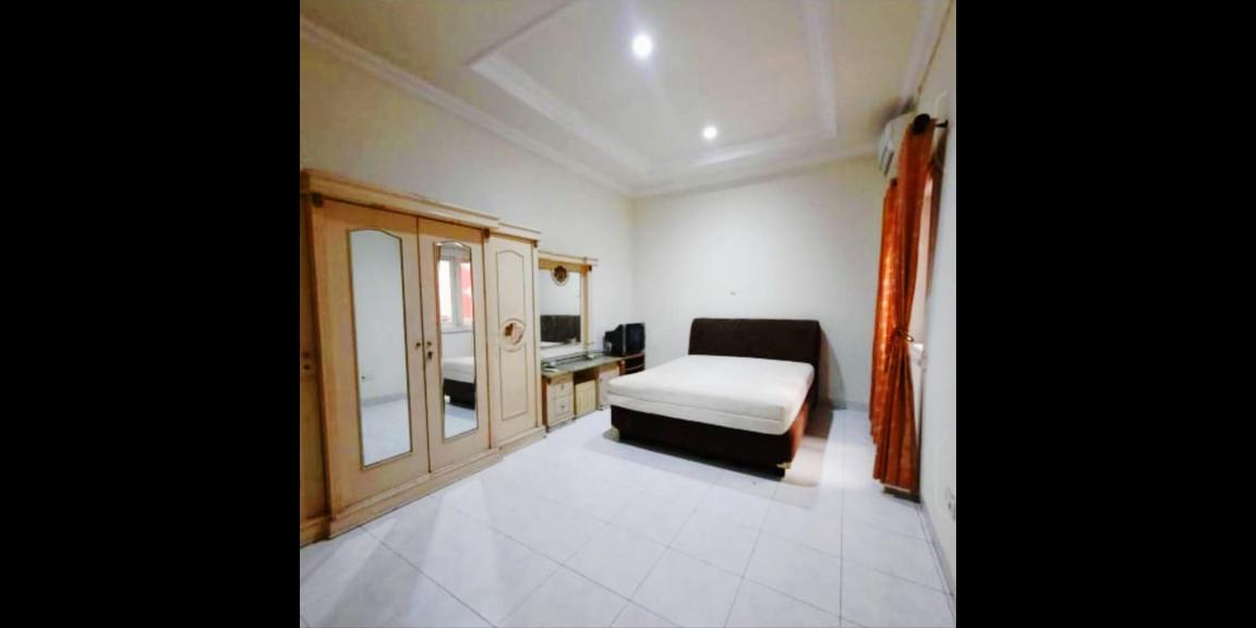 Dijual / Disewakan Rumah Full Renovasi Lokasi Tenggilis Surabaya Dijual / Disewakan Rumah Full Renovasi Lokasi Tenggilis Surabaya