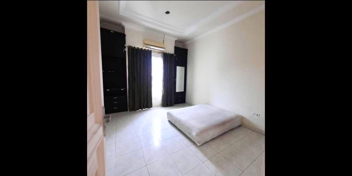 Dijual / Disewakan Rumah Full Renovasi Lokasi Tenggilis Surabaya Dijual / Disewakan Rumah Full Renovasi Lokasi Tenggilis Surabaya