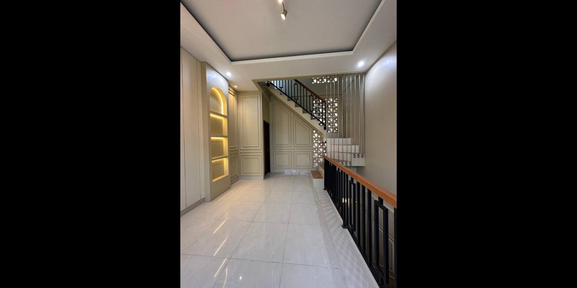 Rumah baru hook plus rooftop di Cibubur Jakarta Timur Rumah baru hook plus rooftop di Cibubur Jakarta Timur