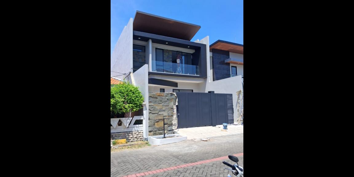 Rumah Modern 2 Lantai Baru Grees Lokasi Strategis di Manyar Jaya Surabaya Rumah Modern 2 Lantai Baru Grees Lokasi Strategis di Manyar Jaya Surabaya