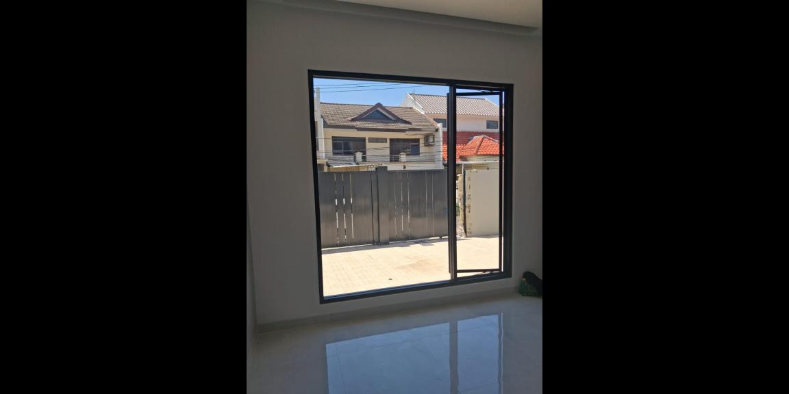 Rumah Modern 2 Lantai Baru Grees Lokasi Strategis di Manyar Jaya Surabaya Rumah Modern 2 Lantai Baru Grees Lokasi Strategis di Manyar Jaya Surabaya