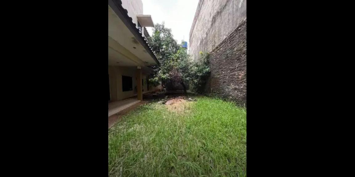 Dijual Rumah Luas Bagus di Perumahan Prestigious Villa, Jakarta Timur Dijual Rumah Luas Bagus di Perumahan Prestigious Villa, Jakarta Timur