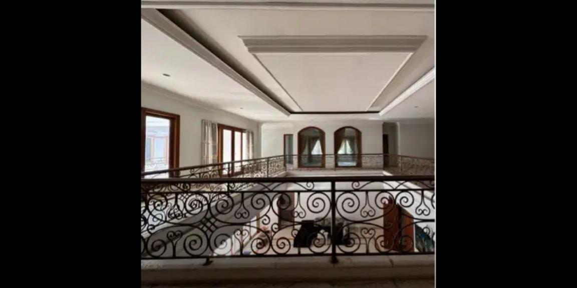 Dijual Rumah Luas Mewah di Kuningan, Jakarta Selatan Dijual Rumah Luas Mewah di Kuningan, Jakarta Selatan