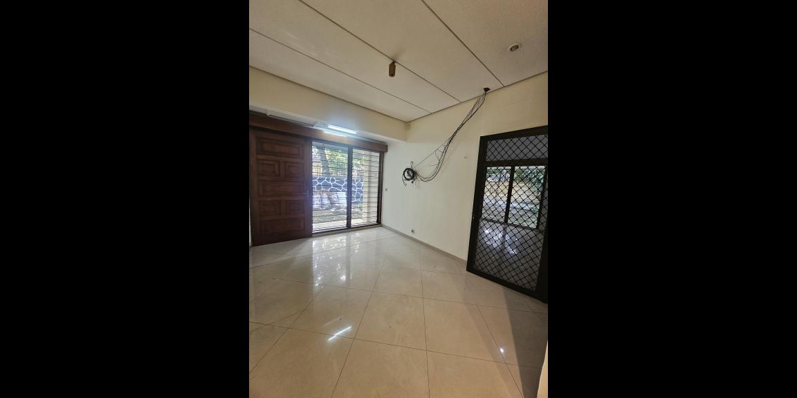 Dijual Rumah SHM di Komplek Taman Radio Dalam, Jakarta Selatan Dijual Rumah SHM di Komplek Taman Radio Dalam, Jakarta Selatan