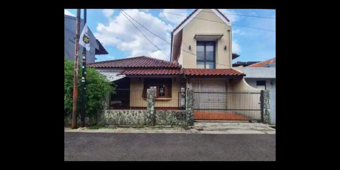 Dijual Rumah 1,5 Lantai di Jalan Kalibata, Jakarta Selatan Dijual Rumah 1,5 Lantai di Jalan Kalibata, Jakarta Selatan