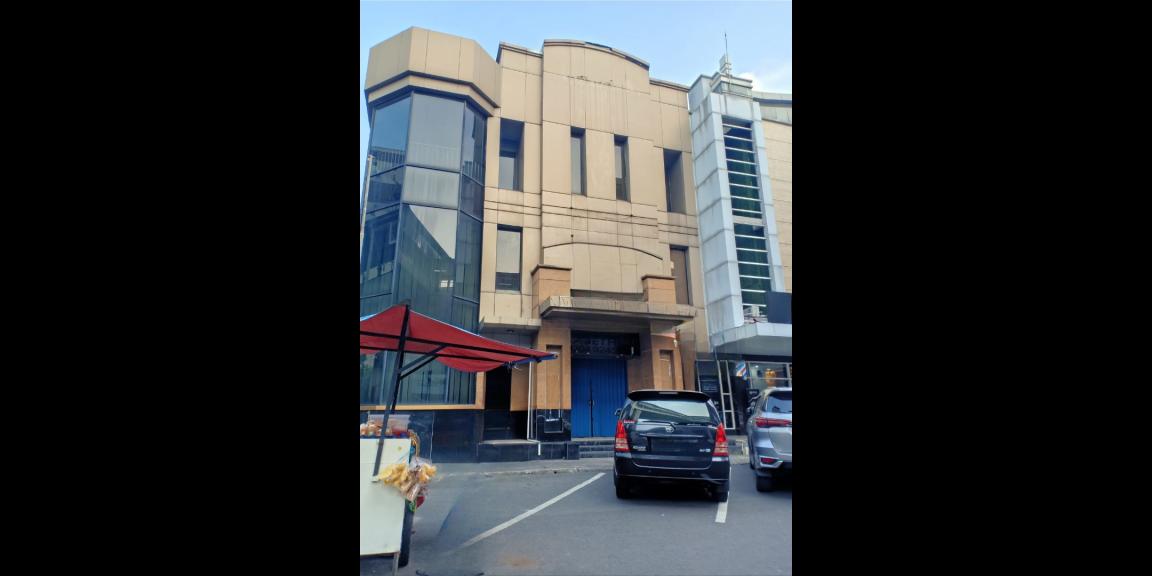 Dijual Gedung Kantor Siap Pakai di Boulevard Raya, Jakarta Utara Dijual Gedung Kantor Siap Pakai di Boulevard Raya, Jakarta Utara