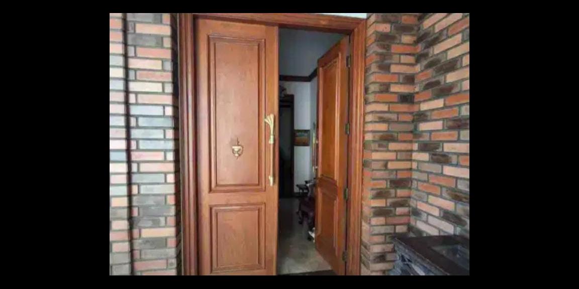 Dijual Rumah Luas SHM di Jalan Kemang, Jakarta Selatan Dijual Rumah Luas SHM di Jalan Kemang, Jakarta Selatan