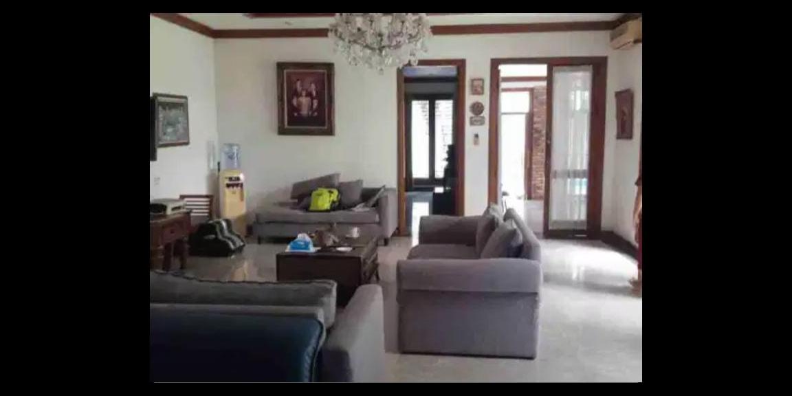Dijual Rumah Luas SHM di Jalan Kemang, Jakarta Selatan Dijual Rumah Luas SHM di Jalan Kemang, Jakarta Selatan