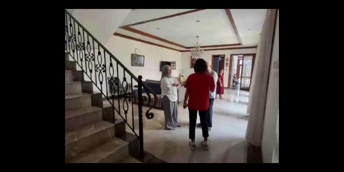 Dijual Rumah Luas SHM di Jalan Kemang, Jakarta Selatan Dijual Rumah Luas SHM di Jalan Kemang, Jakarta Selatan