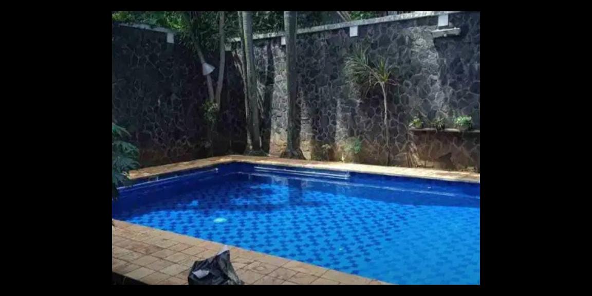 Dijual Rumah Luas SHM di Jalan Kemang, Jakarta Selatan Dijual Rumah Luas SHM di Jalan Kemang, Jakarta Selatan