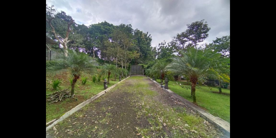 Dijual 2 Villa Siap Pakai di Area Cijeruk, Kabupaten Bogor Dijual 2 Villa Siap Pakai di Area Cijeruk, Kabupaten Bogor