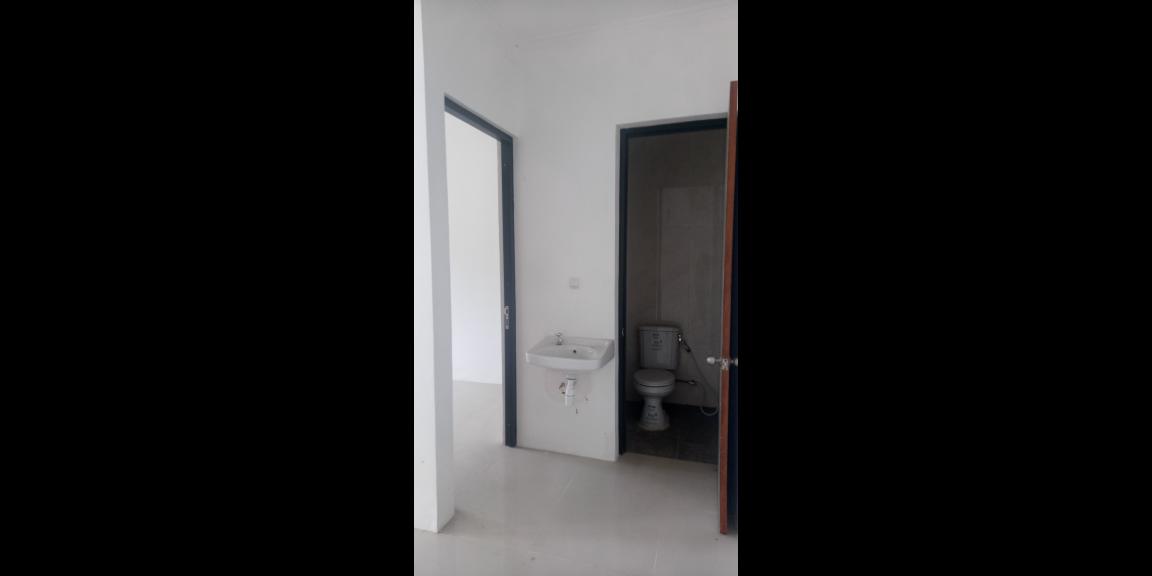 Rumah siap huni lokasi strategis di depan jalan lebar 20m2 Rumah siap huni lokasi strategis di depan jalan lebar 20m2