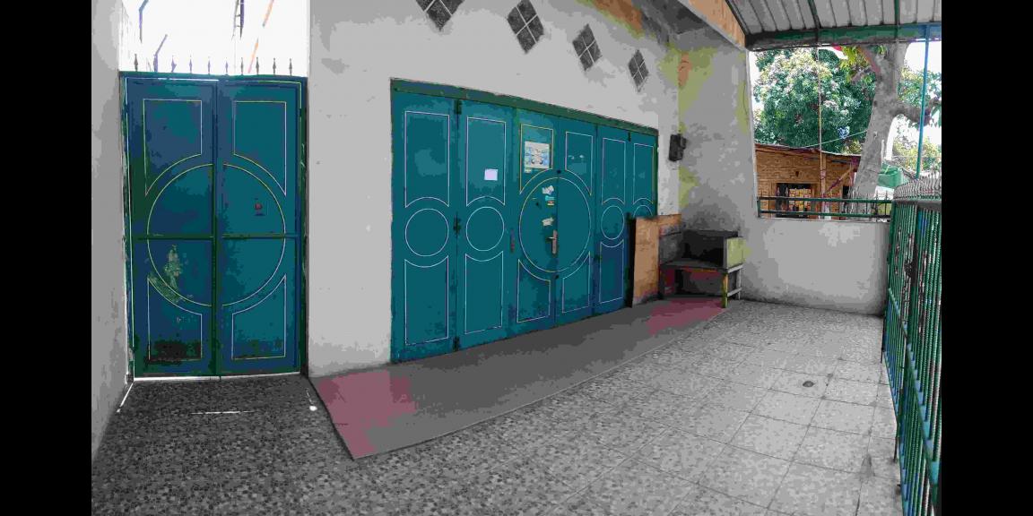 Ruko berlantai 3 lokasi strategis Ruko berlantai 3 lokasi strategis