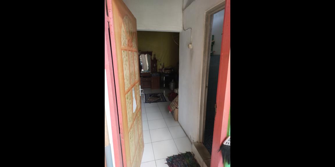 Rumah Induk dan 2 Toko Siap Huni Lokasi Jalan Pulo Wonokromo SUrabaya Rumah Induk dan 2 Toko Siap Huni Lokasi Jalan Pulo Wonokromo SUrabaya