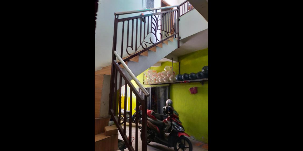 Rumah Induk dan 2 Toko Siap Huni Lokasi Jalan Pulo Wonokromo SUrabaya Rumah Induk dan 2 Toko Siap Huni Lokasi Jalan Pulo Wonokromo SUrabaya