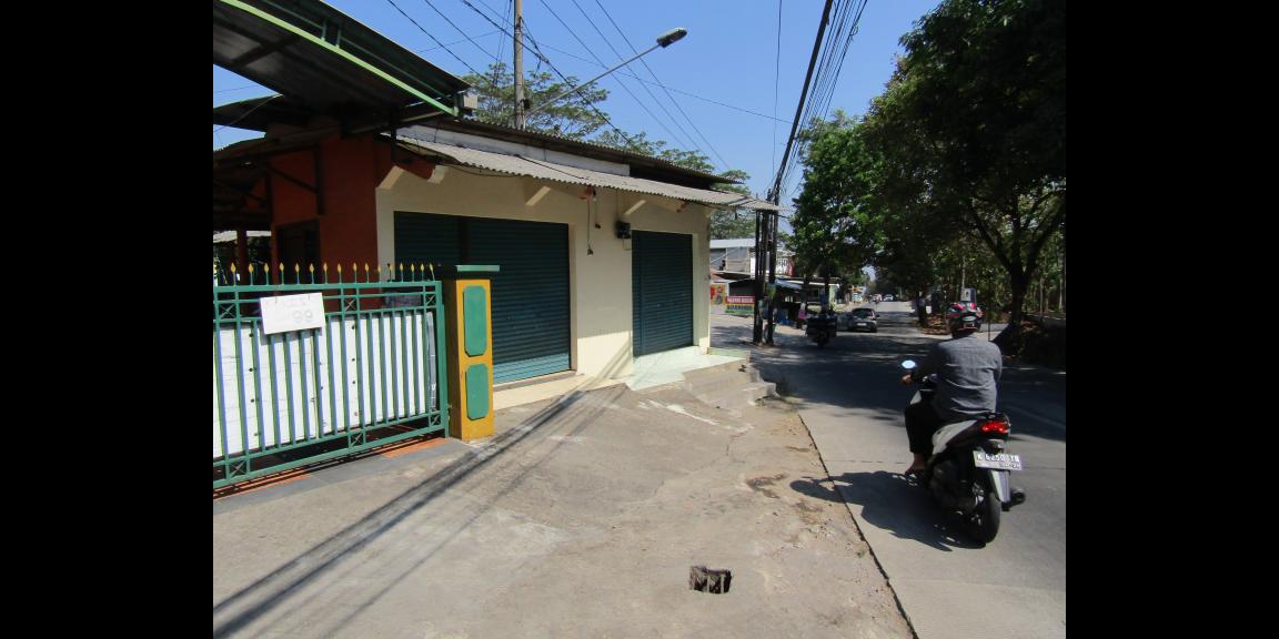 Rumah + Kos-Kosan + Kios Strategis Dekat Unnes – Peluang Investasi Emas di Semarang! Rumah + Kos-Kosan + Kios Strategis Dekat Unnes – Peluang Investasi Emas di Semarang!