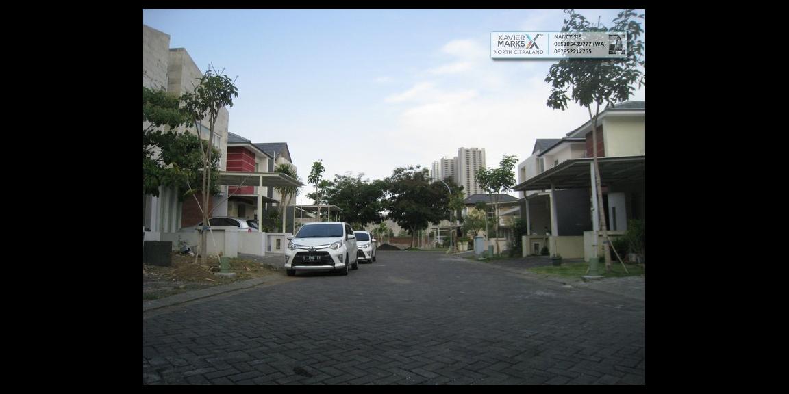 Rumah Modern Kontemporer Dian Istana Surabaya. Rumah Modern Kontemporer Dian Istana Surabaya.