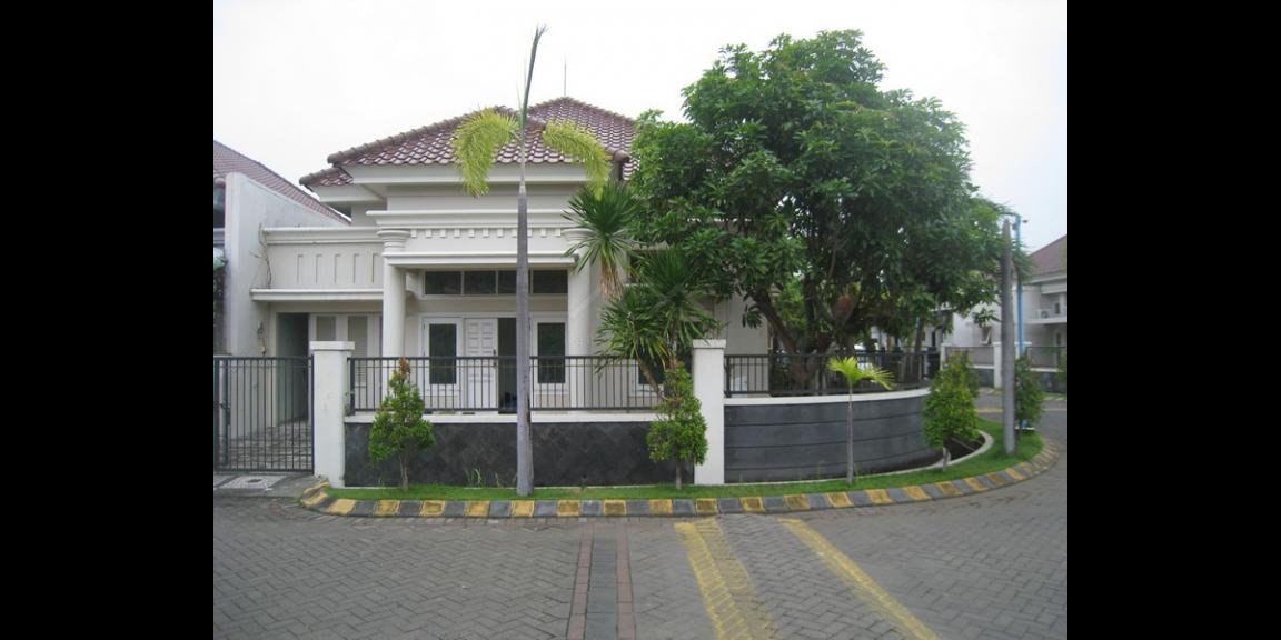 Rumah Central Park, Gunung Anyar Surabaya | Idyllic Family Home Rumah Central Park, Gunung Anyar Surabaya | Idyllic Family Home
