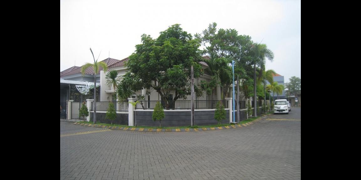 Rumah Central Park, Gunung Anyar Surabaya | Idyllic Family Home Rumah Central Park, Gunung Anyar Surabaya | Idyllic Family Home