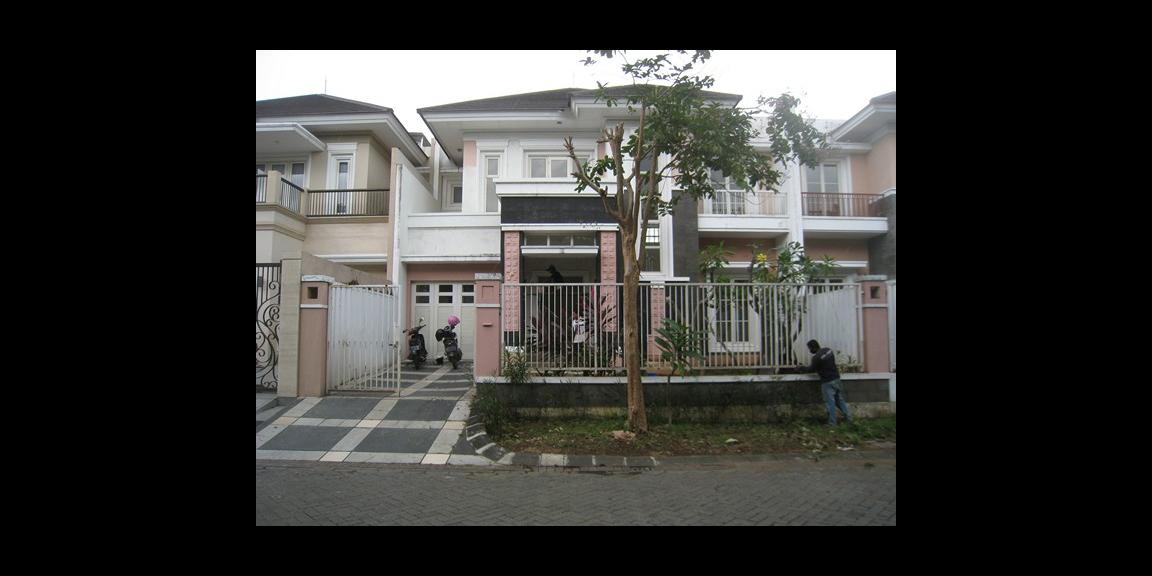 Rumah Keluarga mewah dan elegan, Puri Galaxy, Sukolilo - Surabaya. Rumah Keluarga mewah dan elegan, Puri Galaxy, Sukolilo - Surabaya.