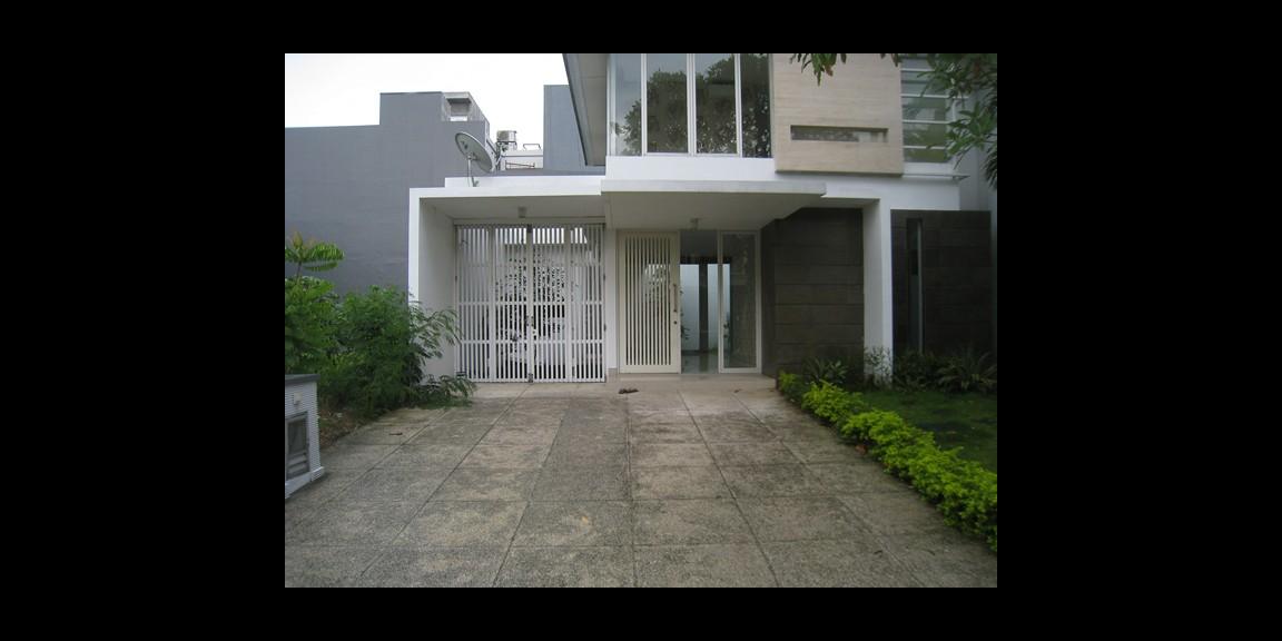 Rumah Minimalis 2 lantai, Pakuwon Indah, Surabaya Rumah Minimalis 2 lantai, Pakuwon Indah, Surabaya