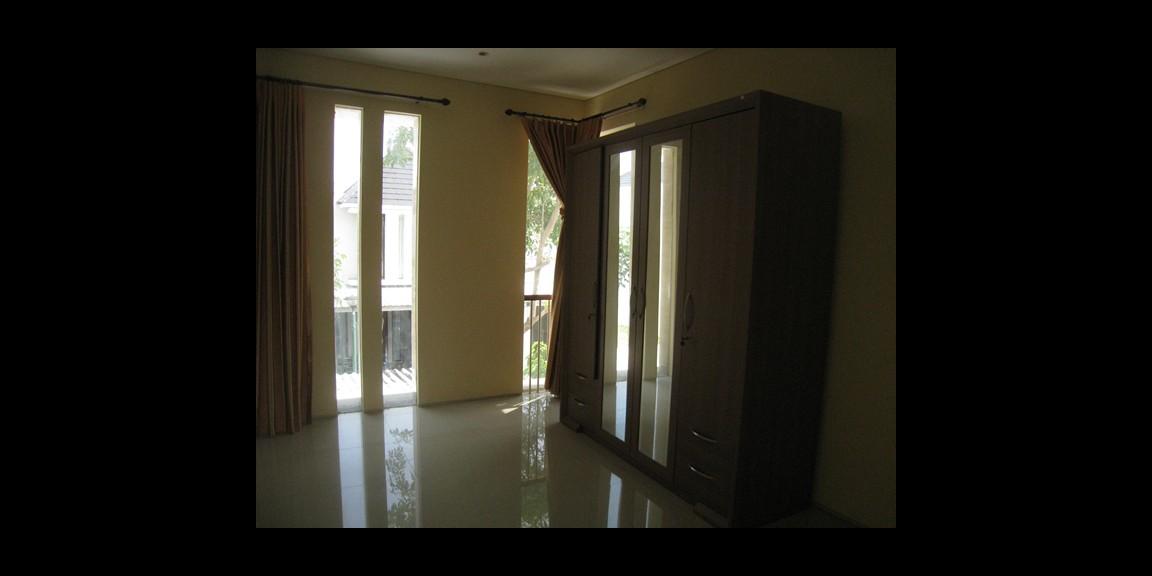 Butuh Uang Rumah SHM di Citraland Taman Puspa Raya, Surabaya Butuh Uang Rumah SHM di Citraland Taman Puspa Raya, Surabaya