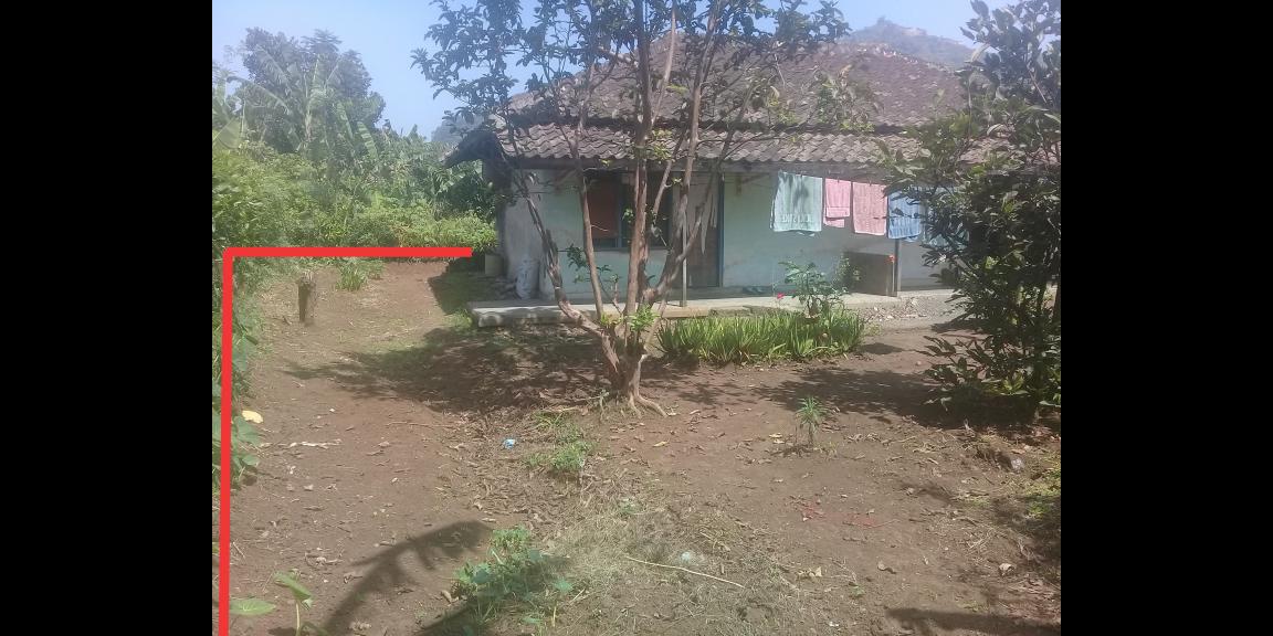 Tanah dan bangunan pinggir jalan Tanah dan bangunan pinggir jalan