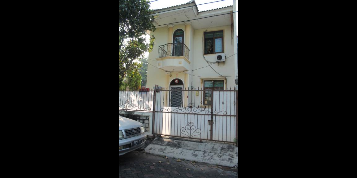 Dijual rumah BU Hoek 2 lantai tanpa perantara Dijual rumah BU Hoek 2 lantai tanpa perantara