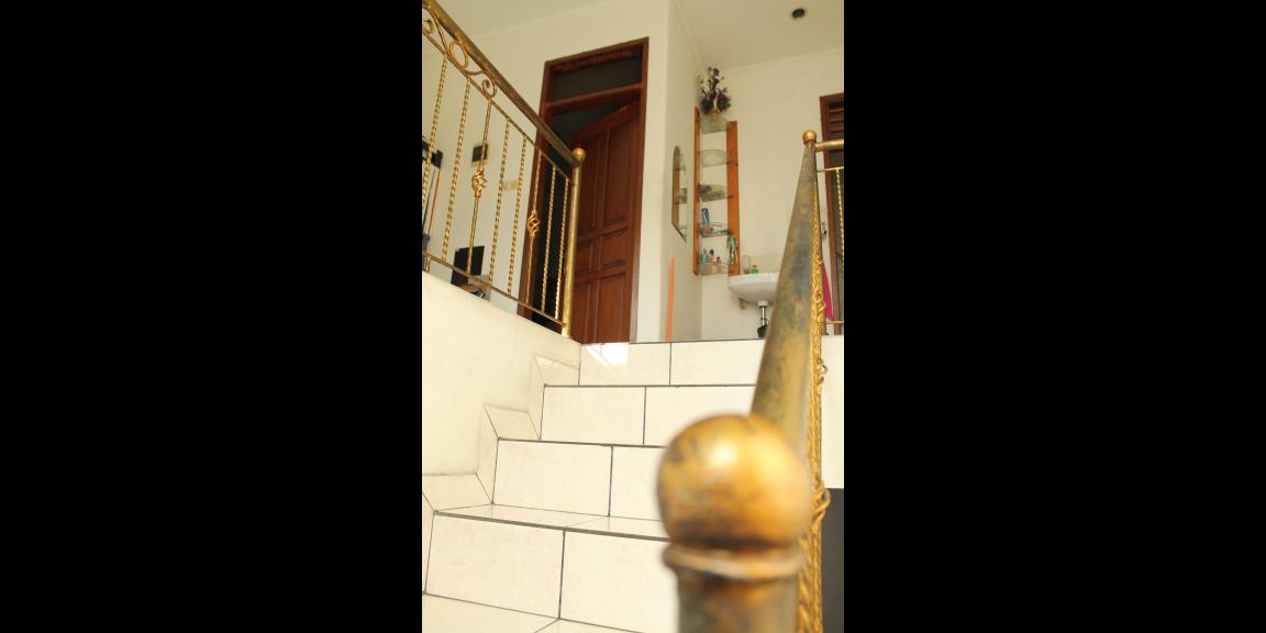 Dijual rumah BU Hoek 2 lantai tanpa perantara Dijual rumah BU Hoek 2 lantai tanpa perantara